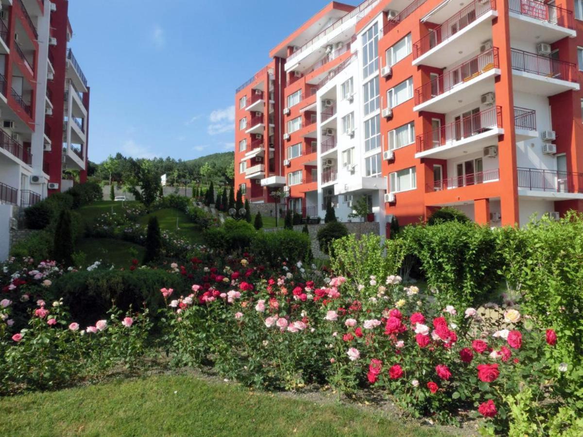 Panorama Fort Beach, Фамилно Студио Deluxe Sveti Vlas Exterior foto